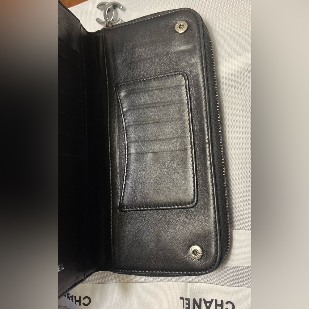 SOLD! CHANEL Authentic Long wallet clutch with chain/insert -Crossbody - Picture 9 of 15